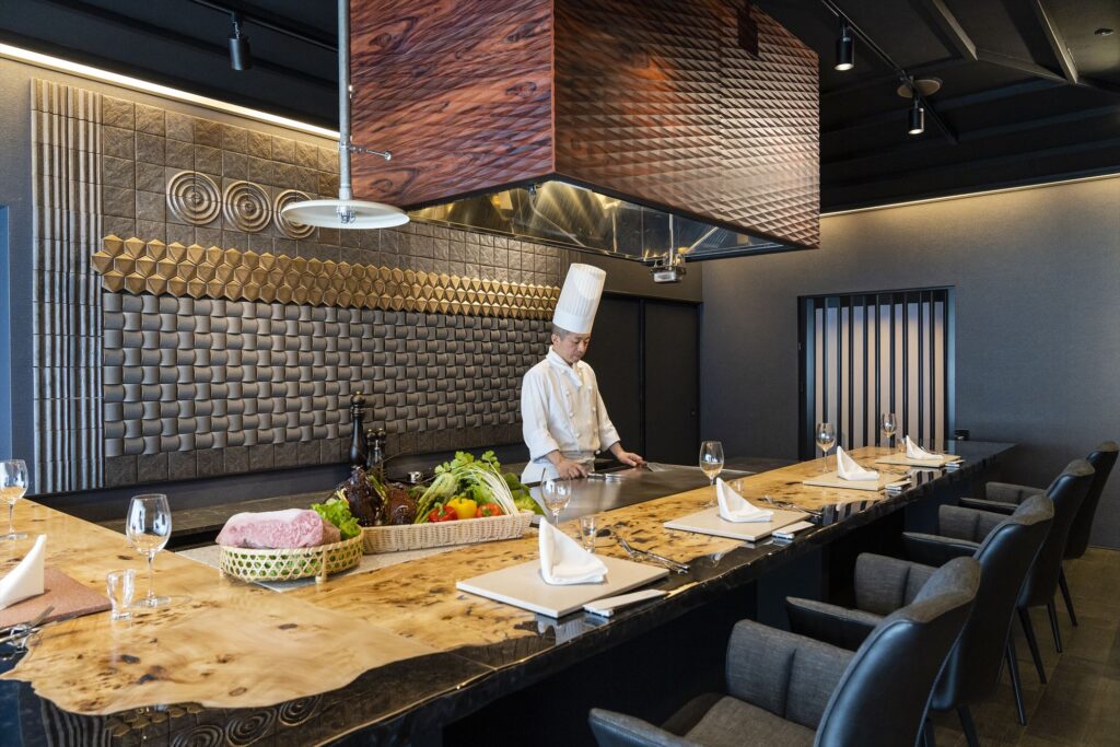 鉄板焼 紫峯 | ホテルクリスタルパレス